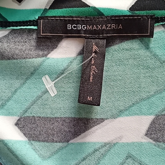 BCBG Maxazria Dress Emerald Color Shirred Ruching Side Asymmetrical Scoop Neck M - Picture 2 of 10